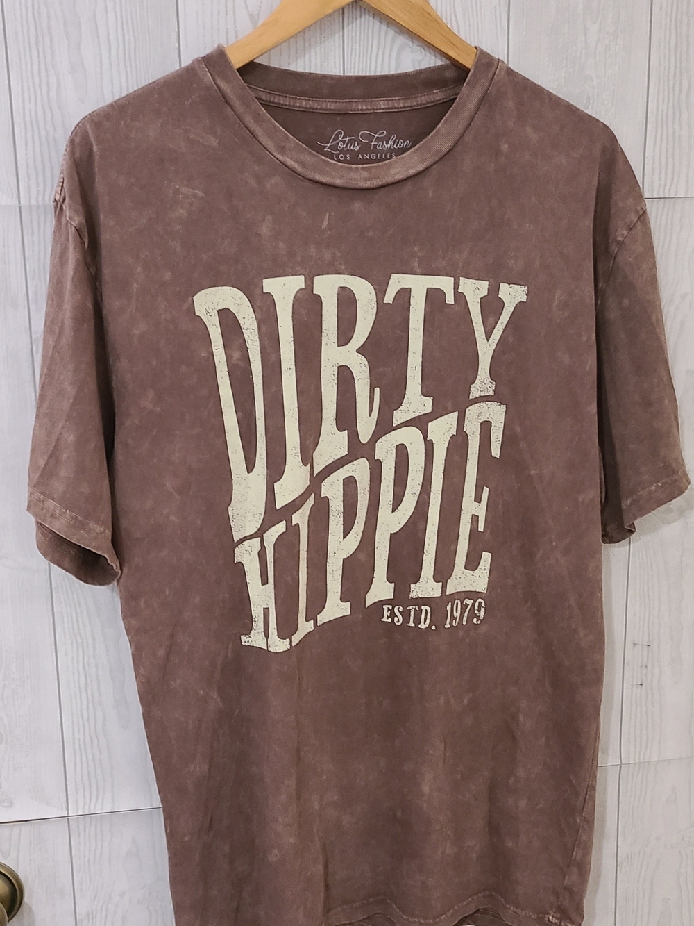 Dirty Hippie Graphic Tee in Mineral Washed Brown